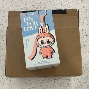 Pop Mart Pin for Love Keychain O